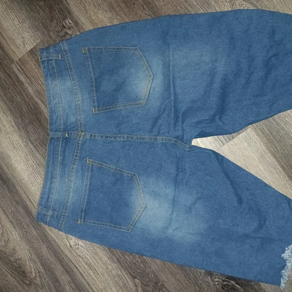 Women's Blue Jean shorts - Picture 3 of 5